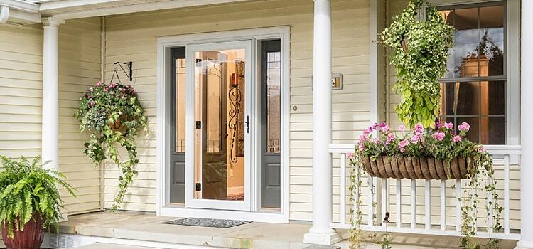screen door installation in Daytona Beach